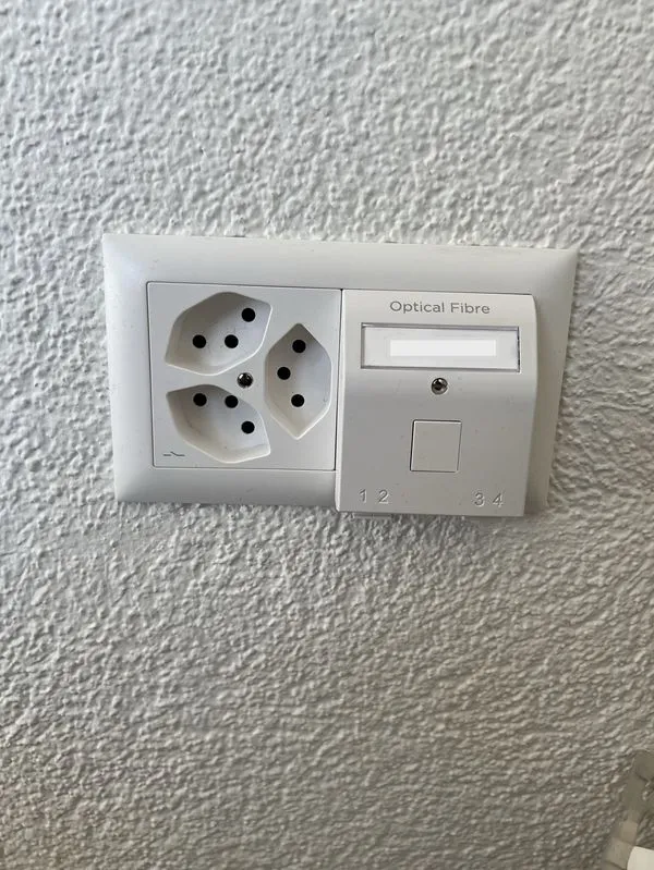 Eingebaute OTO-Dose – Prise OTO encastrée fibre optique